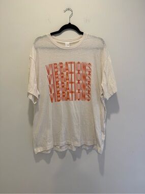 Re/Done Vintage 90s White Short Sleeve Tee with Orange Graphic "Vibrations"